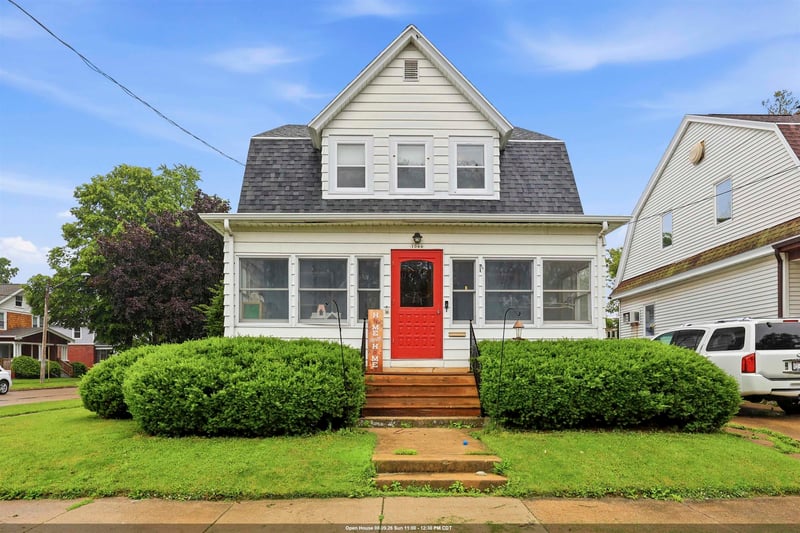 1044 Mt Vernon St, Oshkosh, WI 54901-3856
