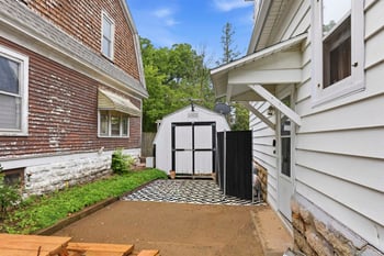 1044 Mt Vernon St, Oshkosh, WI 54901-3856