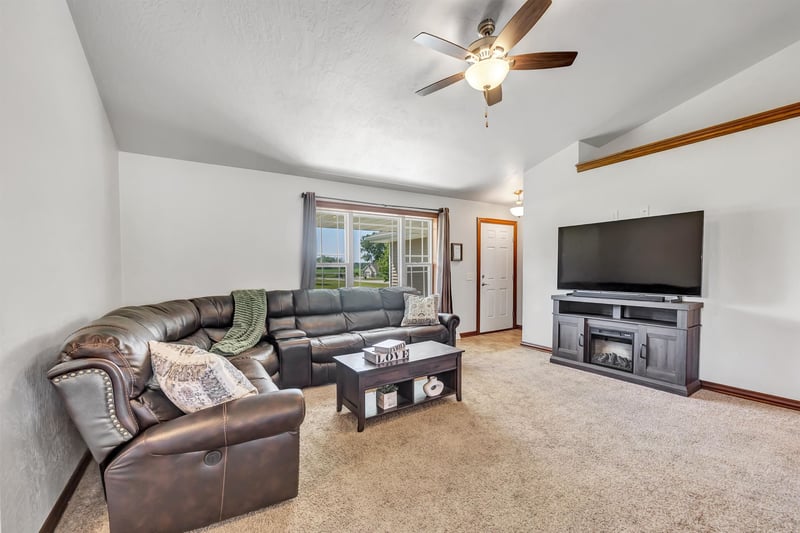 988 Creek Ct, Little Suamico, WI 54141
