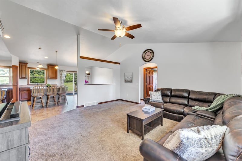 988 Creek Ct, Little Suamico, WI 54141