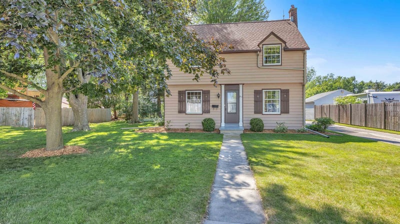 911 Madison St, Chilton, WI 53014