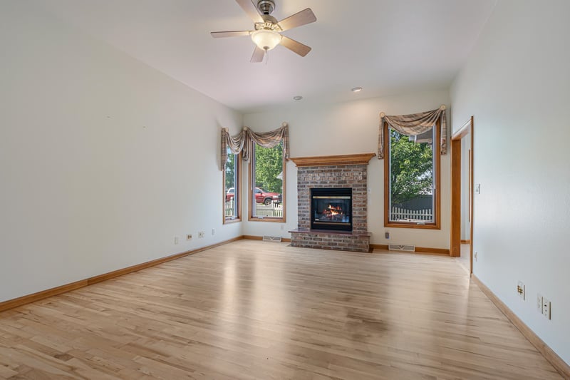 715 Jennifer Ct, Omro, WI 54963