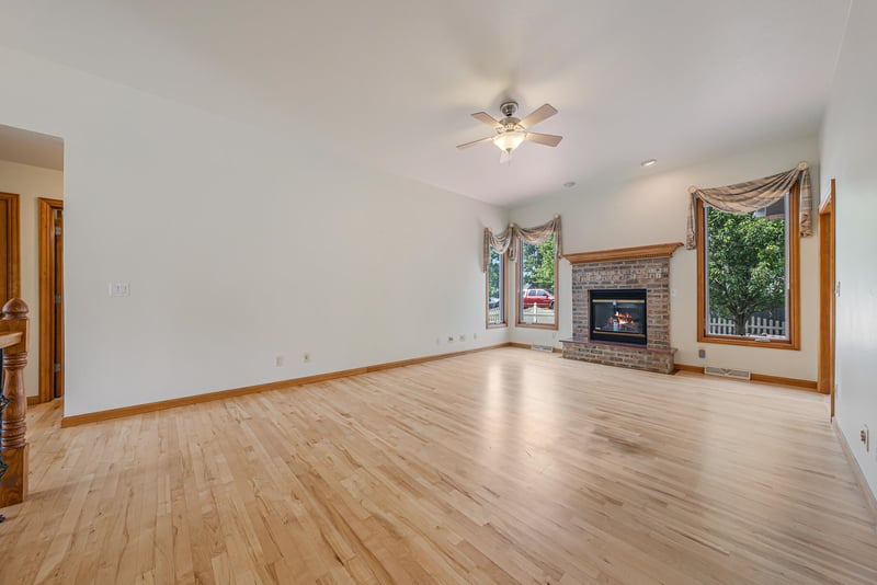 715 Jennifer Ct, Omro, WI 54963