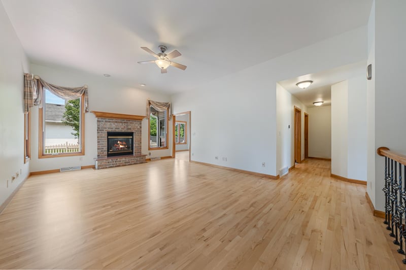715 Jennifer Ct, Omro, WI 54963