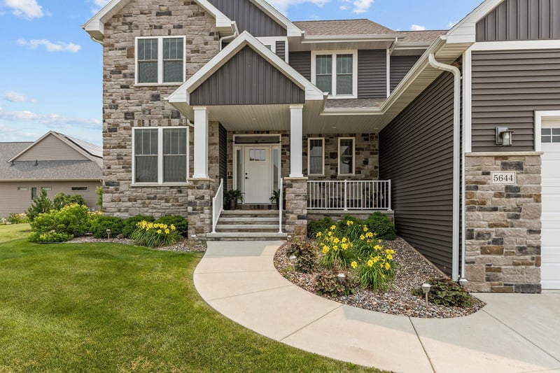 5644 Summerland Dr, Appleton, WI 54913