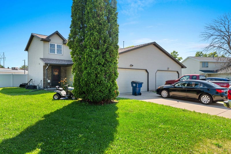 2744 Monaco Dr, Green Bay, WI 54311-6683