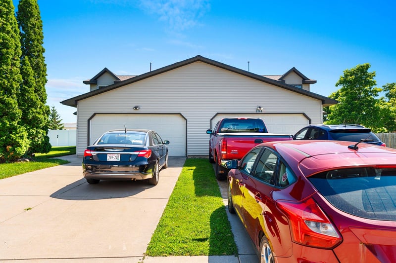 2744 Monaco Dr, Green Bay, WI 54311-6683