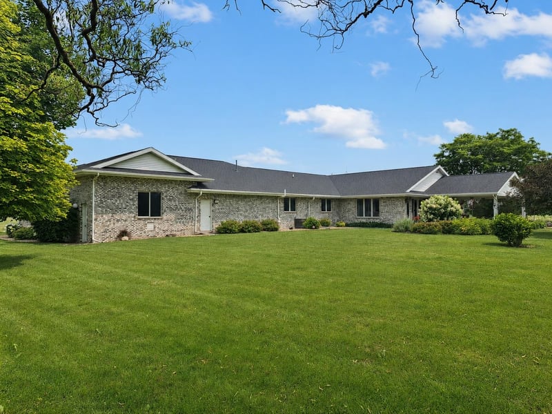 8187 Lehrer Ln, Neenah, WI 54956
