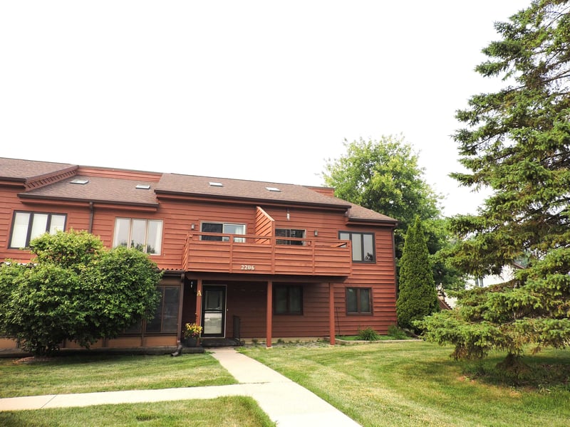 2206 Meadowbrook Ct #C, Oshkosh, WI 54904
