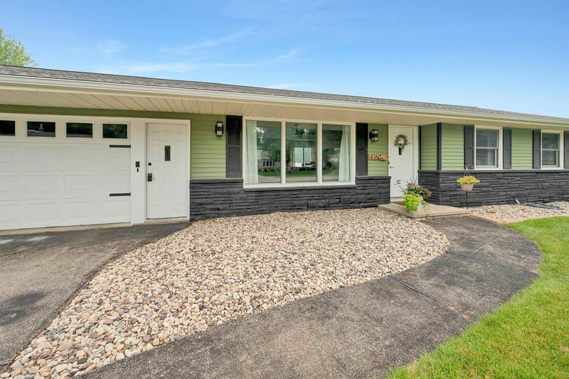 N4160 Peterson Rd, Kaukauna, WI 54130