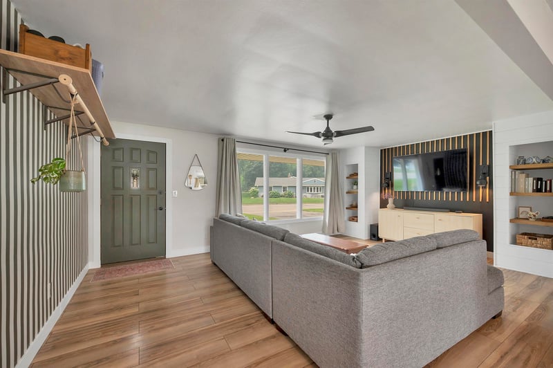 N4160 Peterson Rd, Kaukauna, WI 54130
