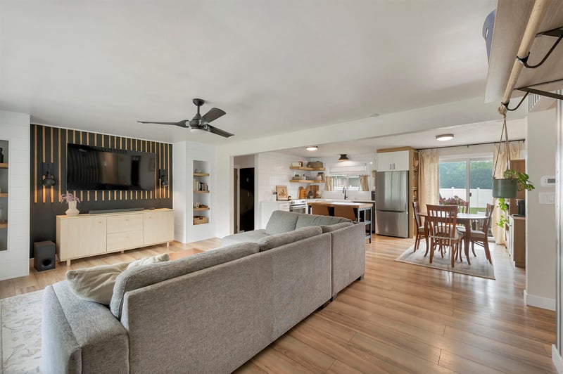 N4160 Peterson Rd, Kaukauna, WI 54130