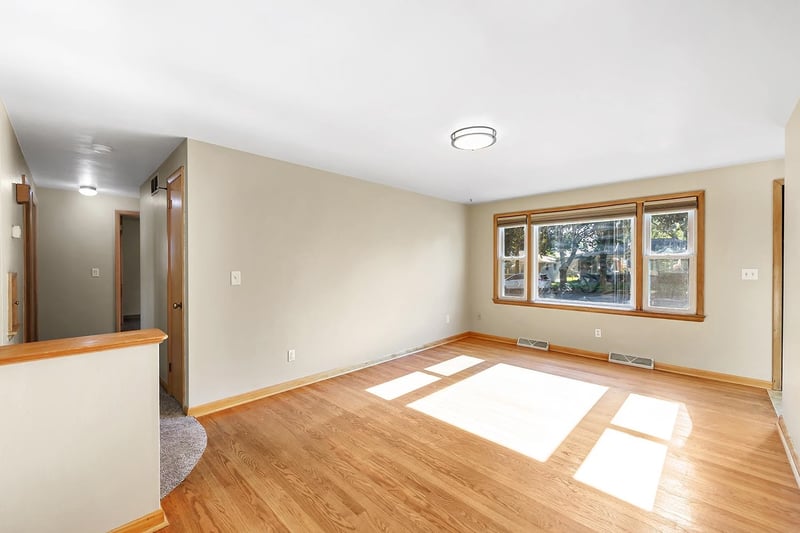 557 Ruth St, Green Bay, WI 54302