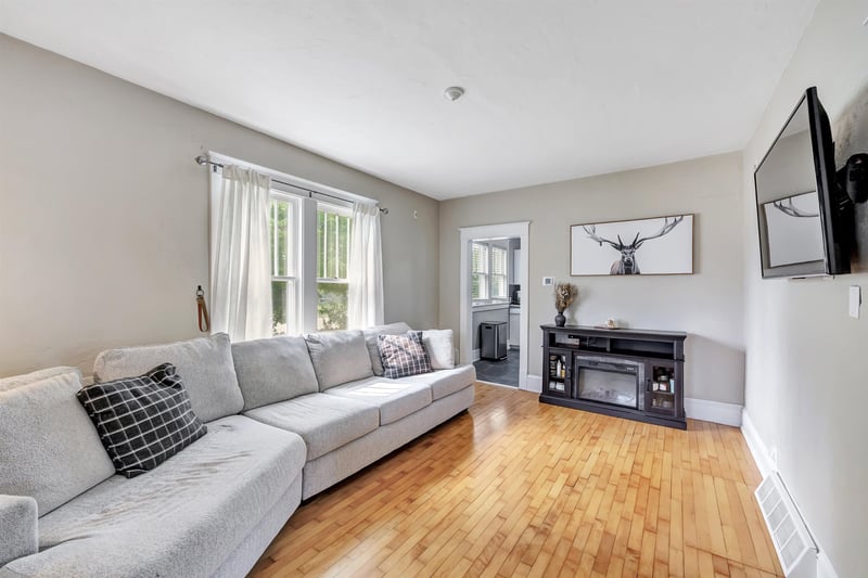 504 Hewitt St, Neenah, WI 54956