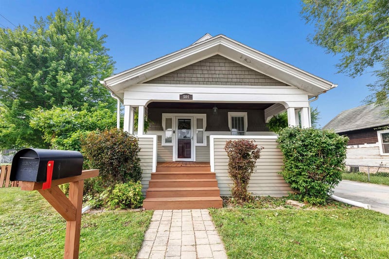 504 Hewitt St, Neenah, WI 54956