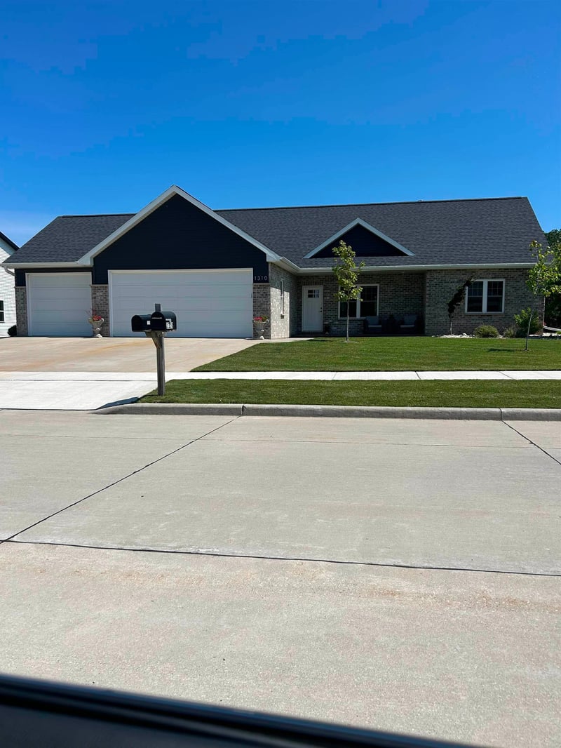 1310 Greyhound St, Kaukauna, WI 54130