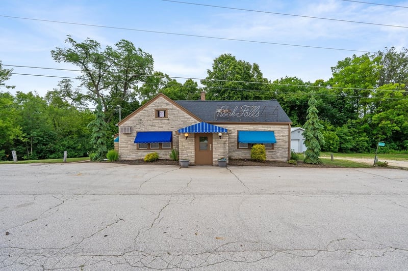 6053 Rock Falls Rd, Luxemburg, WI 54217-9159
