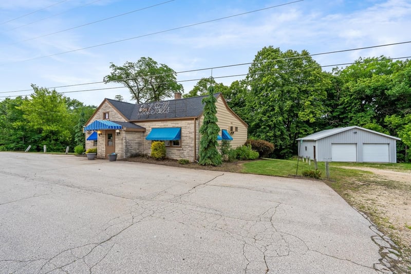 6053 Rock Falls Rd, Luxemburg, WI 54217-9159