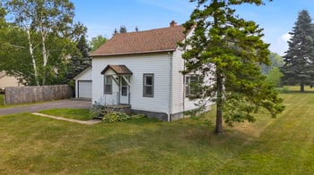 1041 Black Wolf Ave, Oshkosh, WI 54902-9165