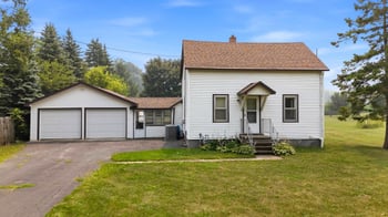 1041 Black Wolf Ave, Oshkosh, WI 54902-9165