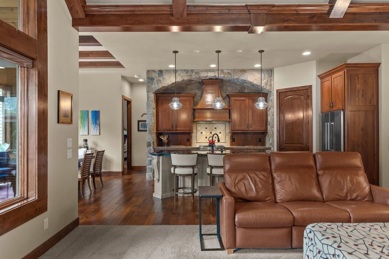 1835 Presidential Dr, Neenah, WI 54956
