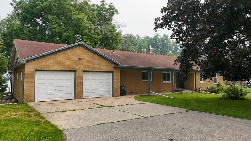 853 Neff Ct, Neenah, WI 54956