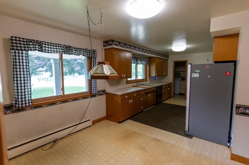 853 Neff Ct, Neenah, WI 54956