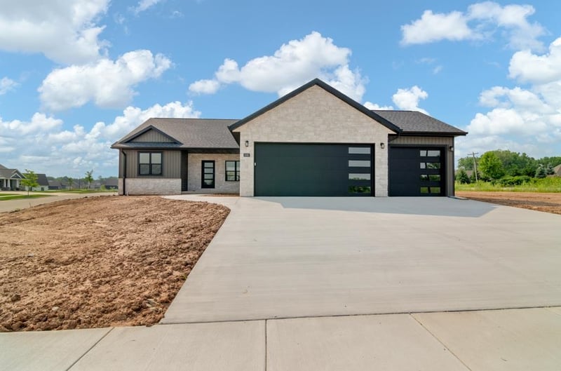 3065 Stone Fence Pl, Green Bay, WI 54311