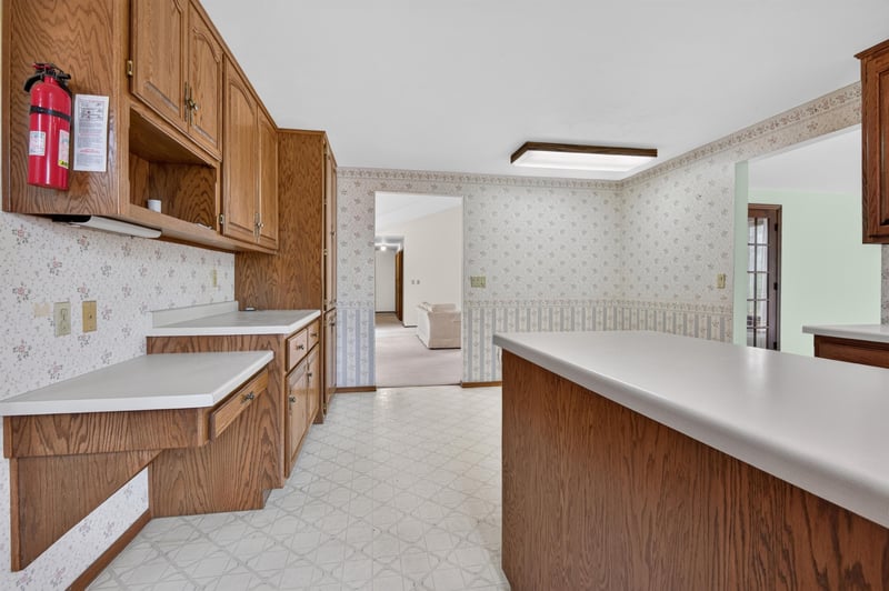 713 Canberry Ct, De Pere, WI 54115-3698