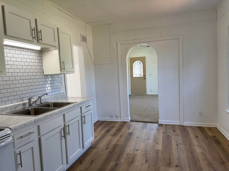 121 Melvin Ave, Oshkosh, WI 54901