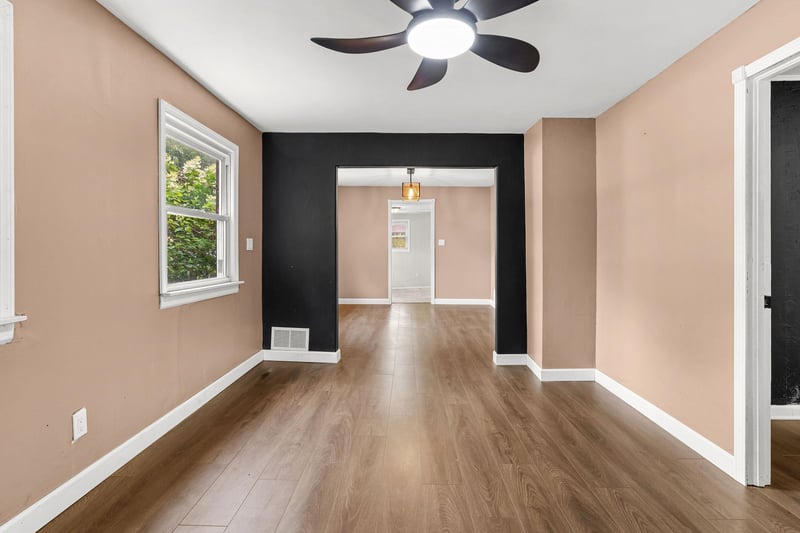 1221 Manitowoc Rd, Menasha, WI 54952