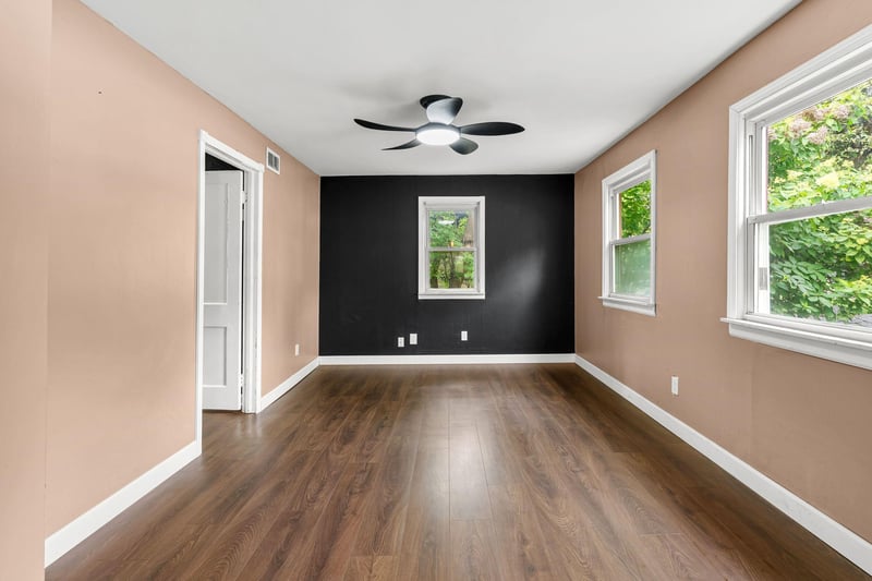 1221 Manitowoc Rd, Menasha, WI 54952
