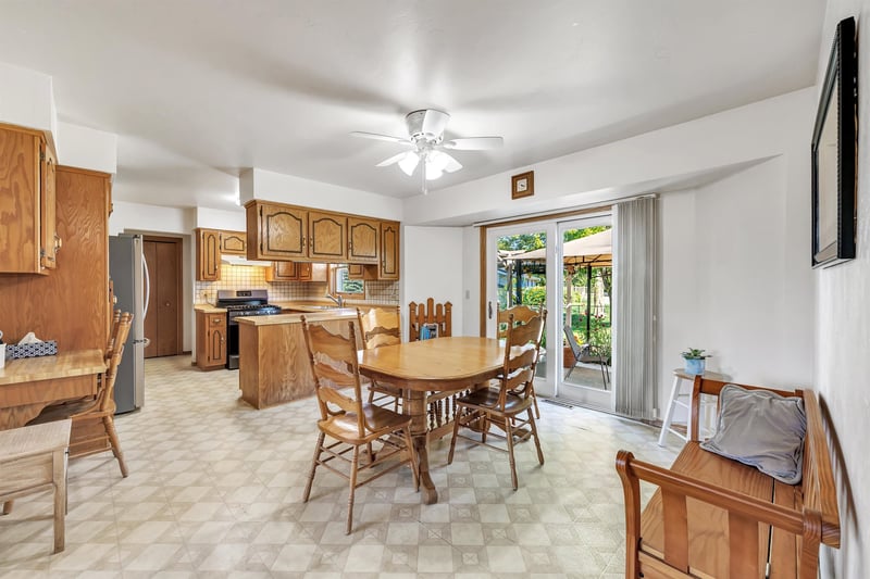 1090 Melody Dr, Howard, WI 54303