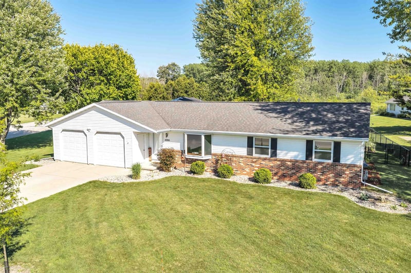 1090 Melody Dr, Howard, WI 54303