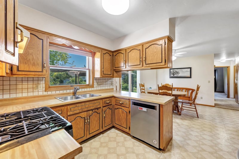 1090 Melody Dr, Howard, WI 54303