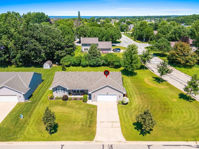 3405 Paula St, Green Bay, WI 54311