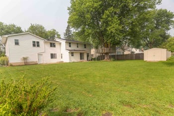 559 Hilltop Dr, Green Bay, WI 54301