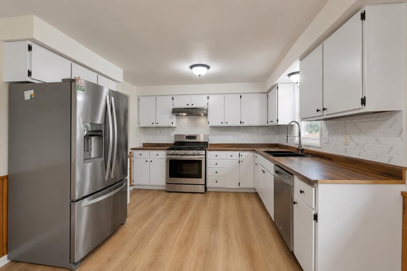 2320 Manitowoc Rd, Green Bay, WI 54311
