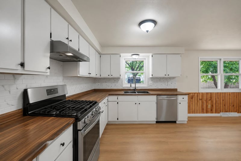 2320 Manitowoc Rd, Green Bay, WI 54311