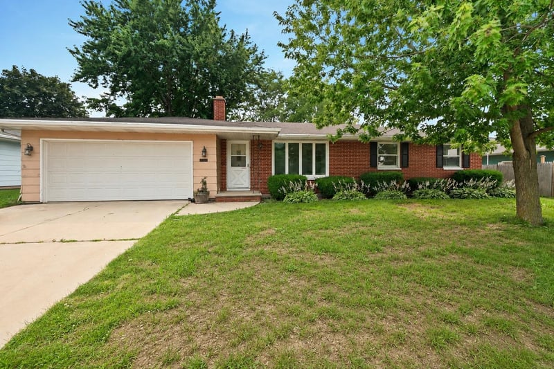 2320 Manitowoc Rd, Green Bay, WI 54311