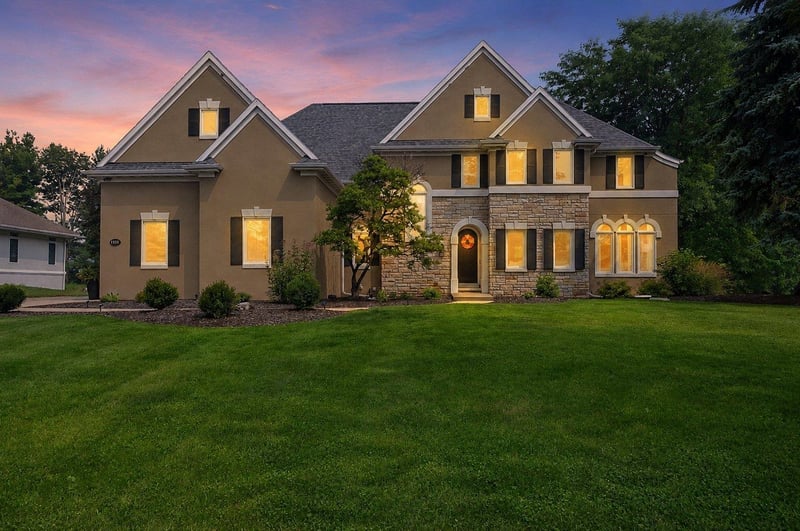 1111 Huntington Way, Suamico, WI 54173-3