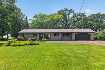 2507 Edgewood Ln, Oshkosh, WI 54904-9598