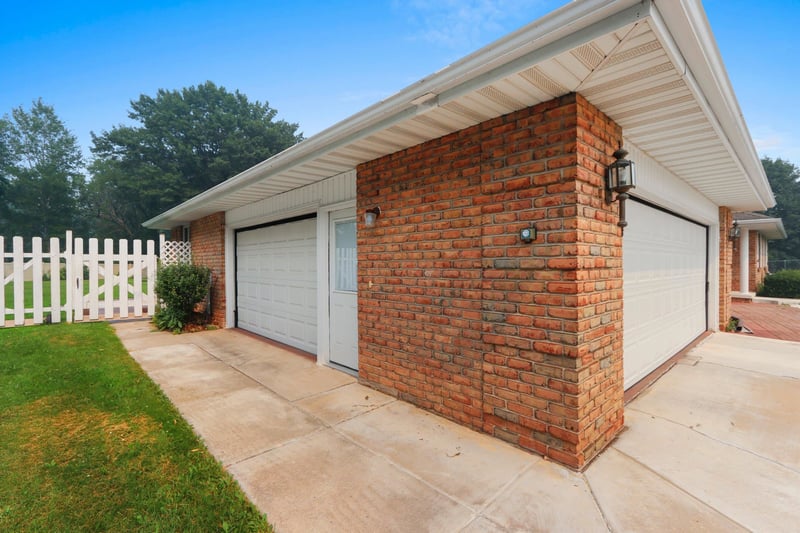 2615 Edgewood Ln, Green Bay, WI 54302