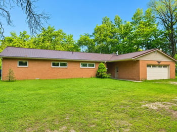 105 E Groninger St, Suring, WI 54174