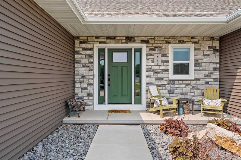 2066 Fescue Way, Suamico, WI 54313