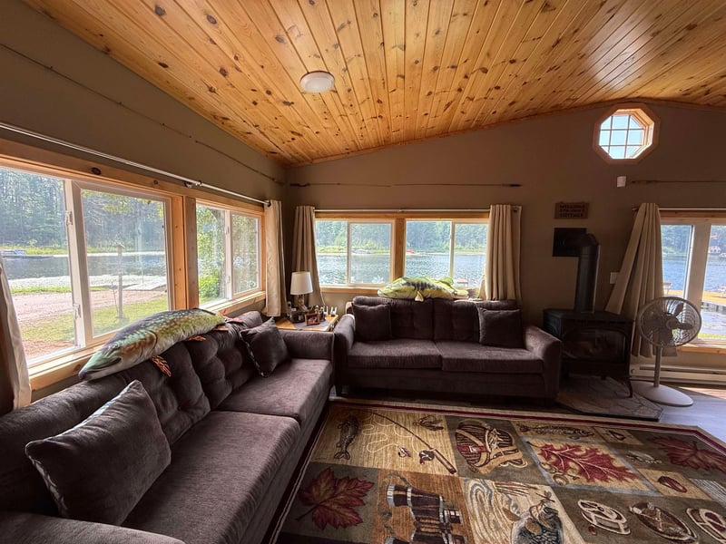 N8871 Oak Ln, Gresham, WI 54128