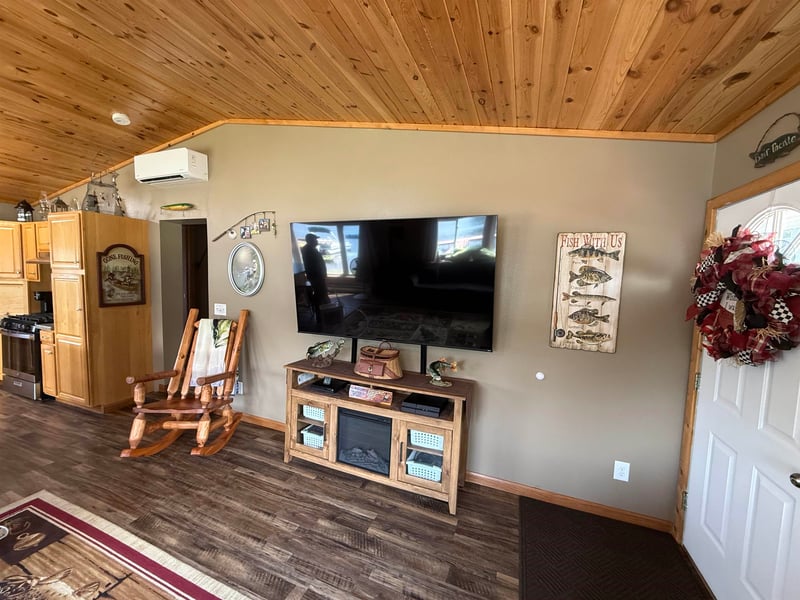 N8871 Oak Ln, Gresham, WI 54128