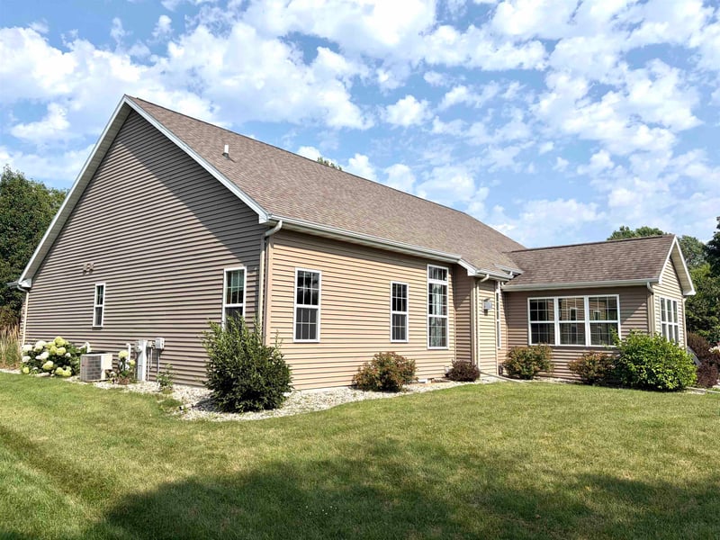 2701 Glenhurst Ln, Appleton, WI 54913-8086
