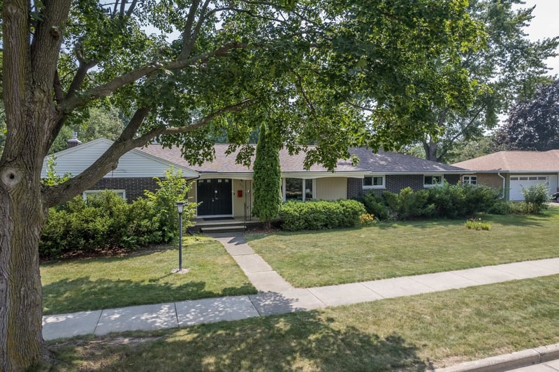 915 Grant St, Appleton, WI 54911