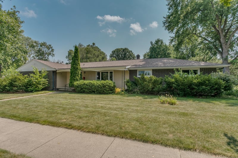 915 Grant St, Appleton, WI 54911